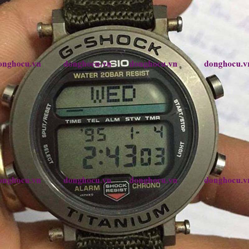 CASIO カシオ　G-SHOCK MR-G 1556 チタニウム RARE Vintage Casio Digital Watch G-shock Mrg-1 1556 Titanium